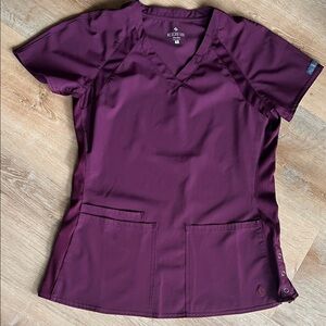 Like New Med Couture Peaches Women's Wine Short Sleeve Scrub Top